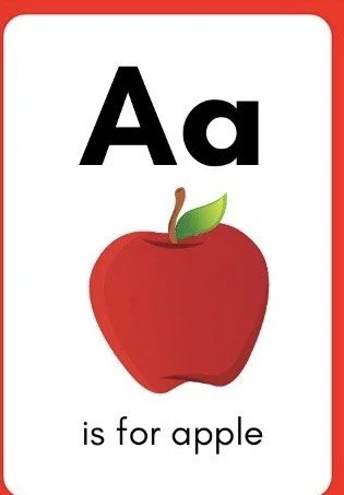 Hoja del alfabeto en inglés con letras grandes de colores